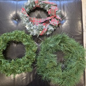 Festive Green Holiday Wreath Set Of 3